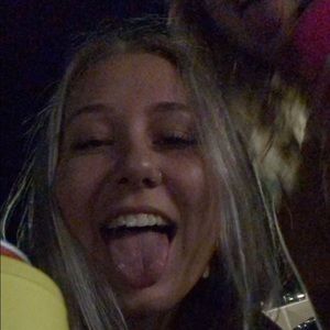 Meet your Posher, Keeley